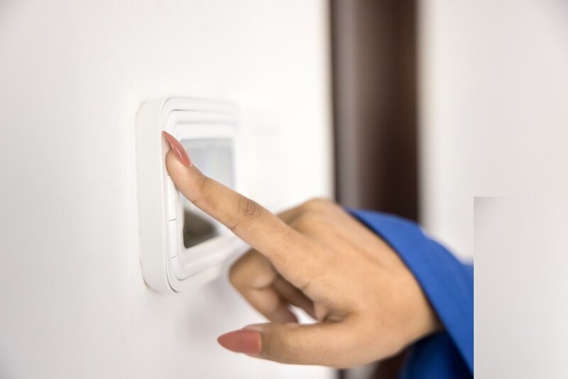 Does Lowering the Thermostat Cool My Home More Quickly?